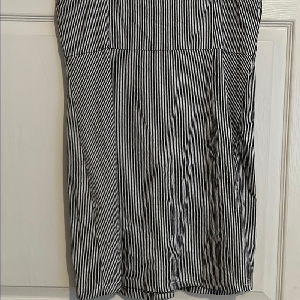Dress - Picture 4 of 4